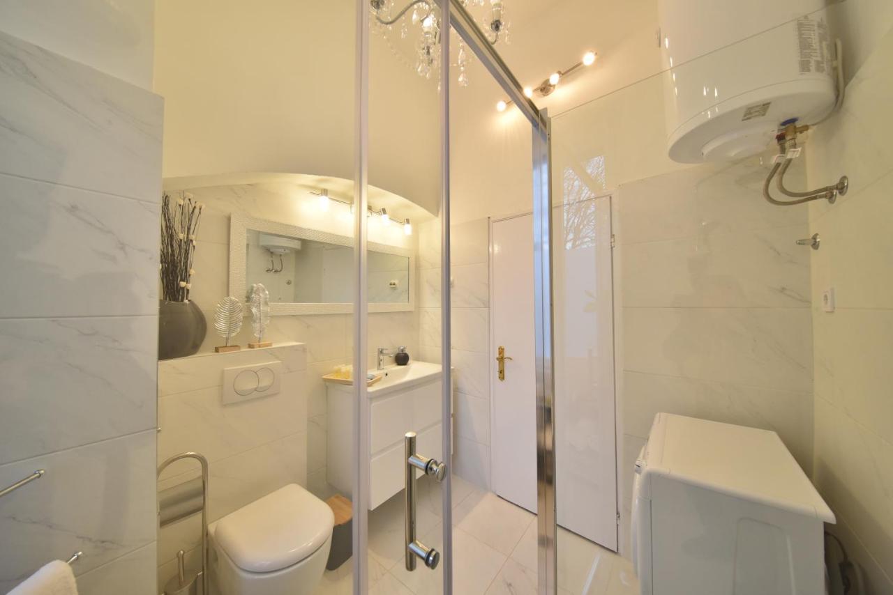Zadar Center Beach Apartment - Directly On The Sea Exterior foto