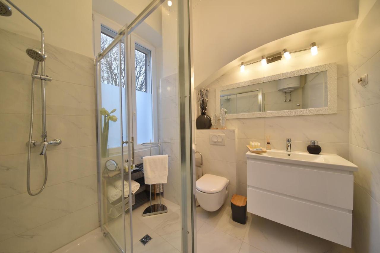 Zadar Center Beach Apartment - Directly On The Sea Exterior foto
